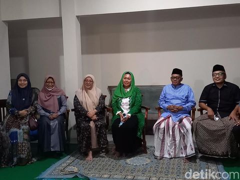 Putri Gus Dur, Zannuba Ariffah Chafsoh atau Yenny Wahid, di Ponpes Al-Muayyad Windan, Desa Makamhaji, Kecamatan Kartasura, Sukoharjo, Senin (3/10/2022).