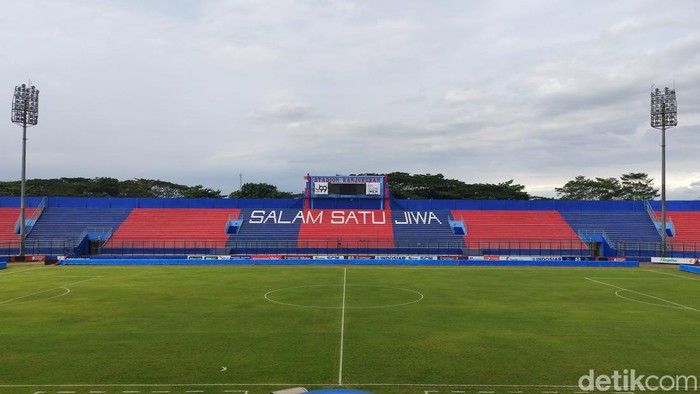 Sejarah Stadion Kanjuruhan dikenal sebagai bangunan yang berdiri sejak tahun 90-an. Tempat pertandingan sepak bola tersebut terletak di Malang, Jawa Timur.