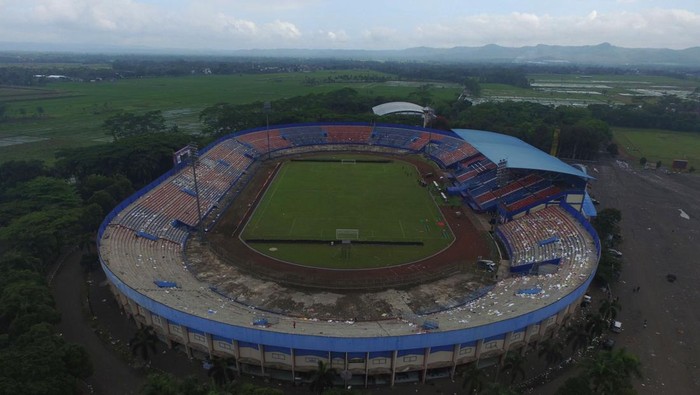 Sejarah Stadion Kanjuruhan dikenal sebagai bangunan yang berdiri sejak tahun 90-an. Tempat pertandingan sepak bola tersebut terletak di Malang, Jawa Timur.
