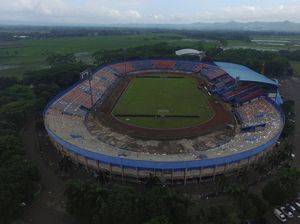 Saling Lempar PT LIB dan Indosiar soal Jadwal Tayang Arema Vs Persebaya