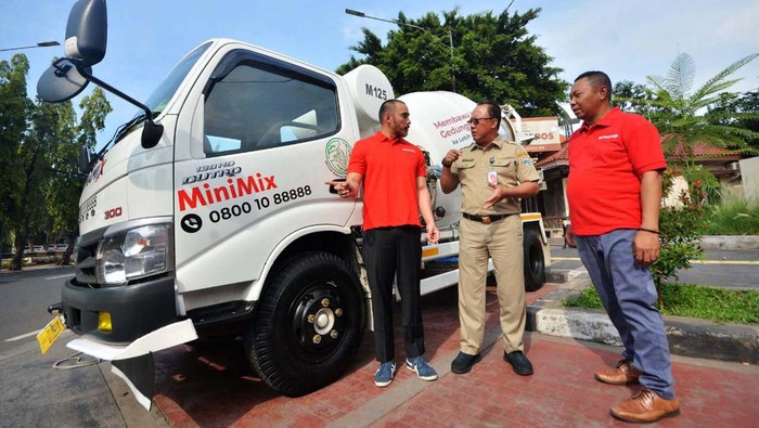 SIG Dukung Trotoar yang Ramah di Jakarta SIG turut berpartisipasi dalam penataan trotoar di Jakarta. Trotoar tersebut ditata agar lebih ramah dan aman bagi pejalan kaki.