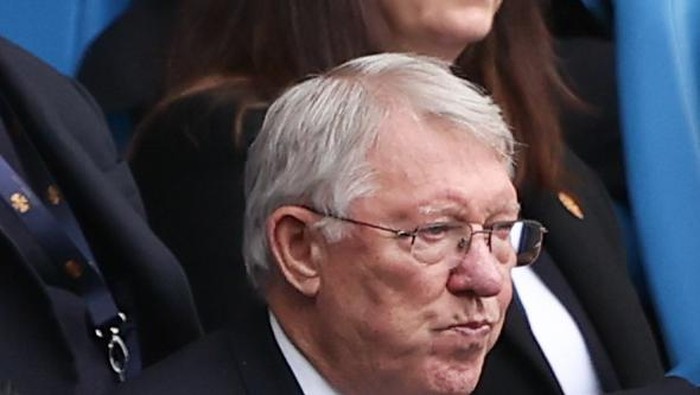 MANCHESTER, ENGLAND - OCTOBER 02: A dejected Sir Alex Ferguson and David Gill react during the Premier League match between Manchester City and Manchester United at Etihad Stadium on October 2, 2022 in Manchester, United Kingdom. (Photo by Matthew Ashton - AMA/Getty Images)