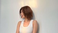 Namun rupanya, banyak netizen yang protes karena gaya rambutnya berubah. Foto: (dok. Instagram @sooyoungchoi)