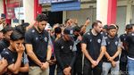 Air Mata Pemain Arema Bercucuran di Stadion Kanjuruhan