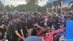 Air Mata Pemain Arema Bercucuran di Stadion Kanjuruhan