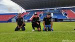 Air Mata Pemain Arema Bercucuran di Stadion Kanjuruhan