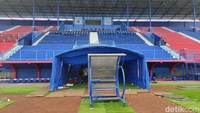 Jalan menuju ruang ganti pemain/Foto: Muhammad Aminudin/detikJatim
