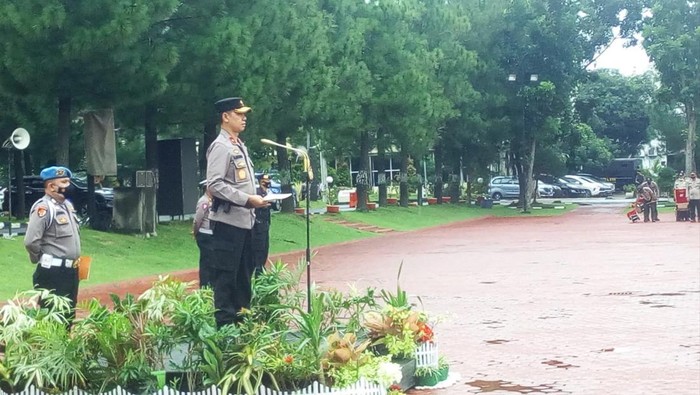 Wakapolda Sumut, Brigjen Dadang Hartanto saat menggelar apel Operasi Zebra Toba 2022. Istimewa