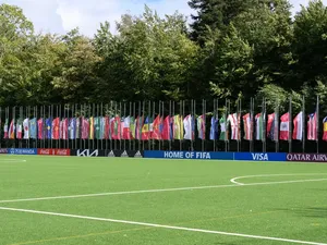 211 Bendera Anggota FIFA Dikibarkan Setengah Tiang