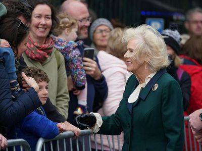 Dibenci Pangeran Harry, Camilla Disambut Hangat Warga Skotlandia