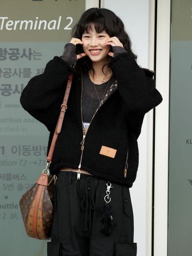 INCHEON, SOUTH KOREA - OCTOBER 02: Model, Chung Ho-Yeon aka Jung Ho-Yeon is seen on departure at Incheon International Airport on October 02, 2022 in Incheon, South Korea. (Photo by Han Myung-Gu/WireImage)
