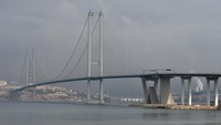 Lanjut, diposisi ke-6 ada Jembatan Osmangazi di Turki. Jembatan ini terbentang sejauh 1.550 meter. Jembatan ini menghubungkan Gebze dengan Provinsi Yalova. Robertus Pudyanto/Getty Images.