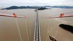 8 Jembatan Gantung Terpanjang di Dunia yang Wow Banget