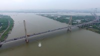 Posisi ke-8 ada Jembatan Runyang di Kota Yangzhou, Provinsi Jaingsu, China. Jembatan dengan panjang 1.490 meter ini membelah Sungai Yangtze. Fakta menariknya, ketinggian kabel di jembatan ini hampir mencapai 210 meter lho. Future Publishing/Getty Images.