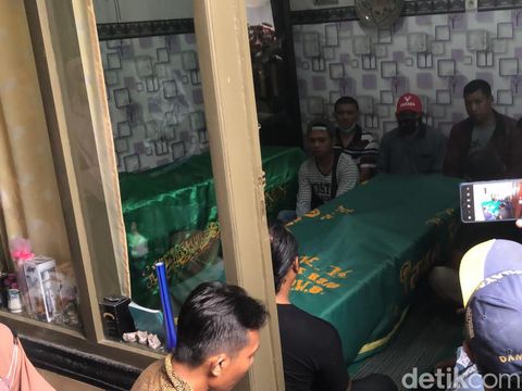 anak kehilangan orang tua di tragedi kanjuruhan