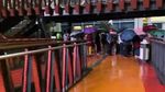 Penampakan Antrean Panjang Penumpang TransJ hingga JPO