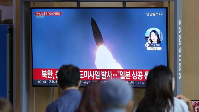 Apa itu Rudal Balistik yang Diluncurkan Korea Utara ke Jepang?