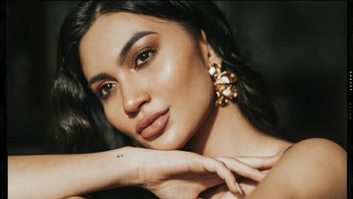 ariel tatum body goals