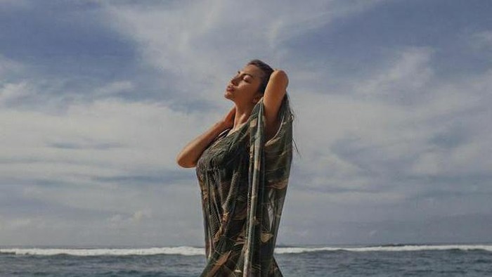 ariel tatum body goals