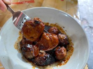 Kondang Sejak Tahun 1965, Begini Kelezatan Bakso Bakar Pak Man Malang