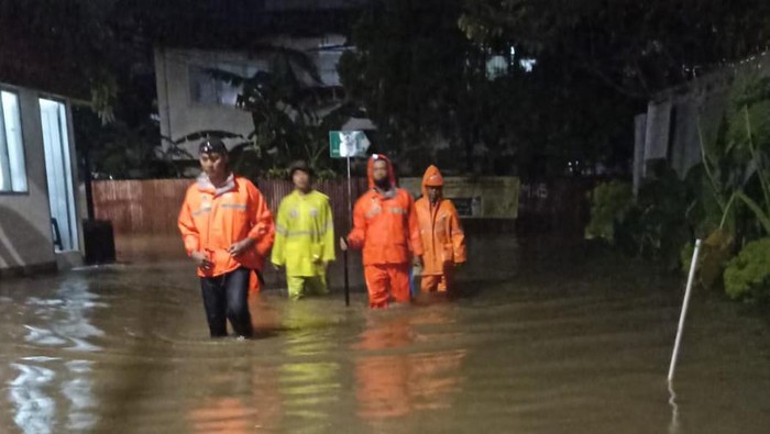 Kawasan Rumah Anggota DPRD DKI Viani Limardi di Pela Mampang Banjir