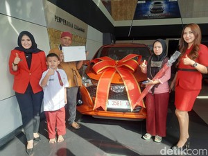 Pria di Jambi Viral gegara Beli Mobil Pakai Koin