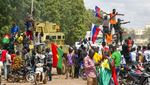 Bendera Rusia Berkibar Saat Rusuh Kudeta Burkina Faso, Ini Foto-fotonya