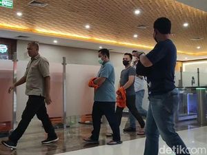 Momen Bharada E-Kuat Maruf Selesai Jalani Pemeriksaan Kesehatan