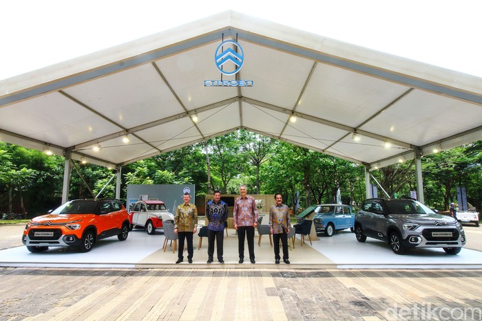 Citroen resmi menjejakkan kakinya lagi di Indonesia. Pabrikan asal Prancis itu comeback setelah terakhir berkiprah di tanah air pada era 1990-an silam.