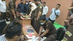 Momen Istri Ferdy Sambo Diserahkan ke Kejaksaan Agung