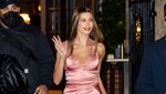 Intip Gaya Artis di Paris Fashion Week, Ada yang Pakai Baju Transparan