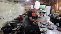 Meski sempat didatangi Jokowi, restoran ini tak mematok harga selangit.