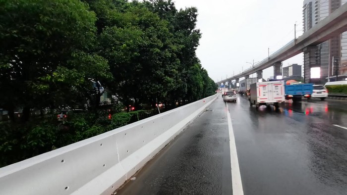 Kondisi terkini di Tol JORR yang sempat terendam banjir.