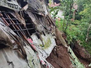 Longsor Terjang Desa Nasol Ciamis, 10 Rumah Warga Terdampak
