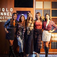 Luna Maya tampil dengan busana flanel bersama geng sepedanya yaitu Patricia Gouw, Marianne Rumantir, Natasha Ryder, dan Karenina Sunny.  Foto: Dok. Instagram @lunamaya.