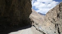 Bayangkan saja, melewati jalan raya di ketinggian 4.693 mdpl ini sebanding dengan puncak Cartenz sebagai titik tertinggi Pegunungan Jayawijaya di Papua ada di ketinggian 4.884 mdpl.  