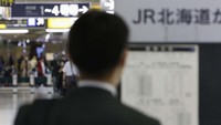 Seperti dilansir Reuters, Selasa (4/10/2022), pemerintah Jepang memperingatkan warganya untuk berlindung saat rudal Korut terlihat mengudara di atas wilayah Jepang sebelum jatuh ke perairan Samudra Pasifik. Itu menjadi momen pertama ketika rudal Korut mengudara melintasi wilayah Jepang sejak tahun 2017 lalu.