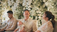Salah satu momen dalam acara akikah tersebut. Foto: Instagram