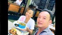 Bukan nasi campur, kali ini Niluh Djelantik memamerkan momen makan dengan menu nusantara lainnya. Ada sayur bening bayam dan lauk ayam goreng. Foto: Instagram @niluhdjelantik