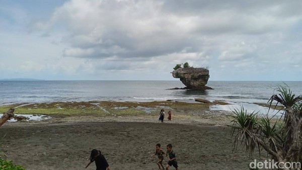 Cari Wisatawan Hilang di Madasari Pangandaran, Tim SAR Sisir Pantai Seluas  2,4 Km - Bagian 1