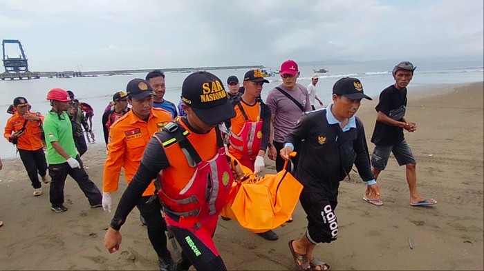 Pelajar terseret arus di Pantai Sodong, ditemukan meninggal dunia.