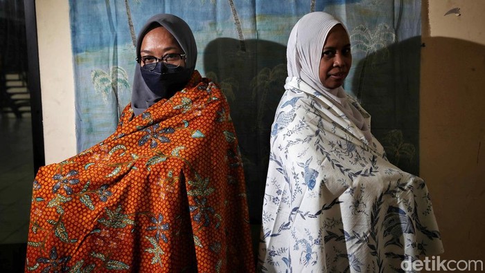 Kini Koja juga menjadi salah satu daerah penghasil batik di Jakarta. Batik Koja didirikan oleh Amim dan Siti pada 2019 silam.