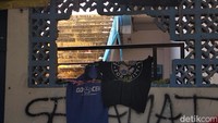 Gate atau pintu keluar di Stadion Kanjuruhan yang menjadi akses keluar yang diperebutkan penonton sesaat setelah gas air mata dilepaskan polisi (Foto: Deny Prastyo Utomo/detikJatim)