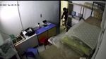 Detik-detik Maling Bobol Toko Kue Ruben Onsu Terekam CCTV
