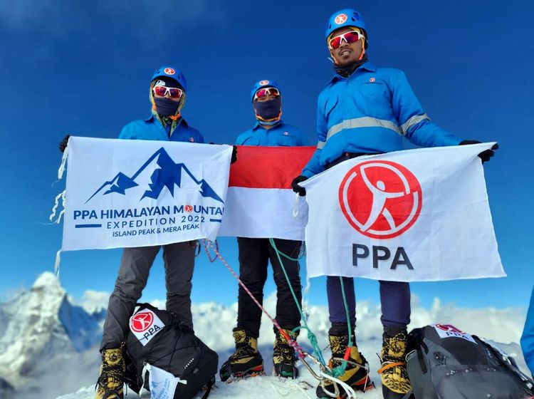 Saat Merah Putih Dikibarkan di Pegunungan Himalaya