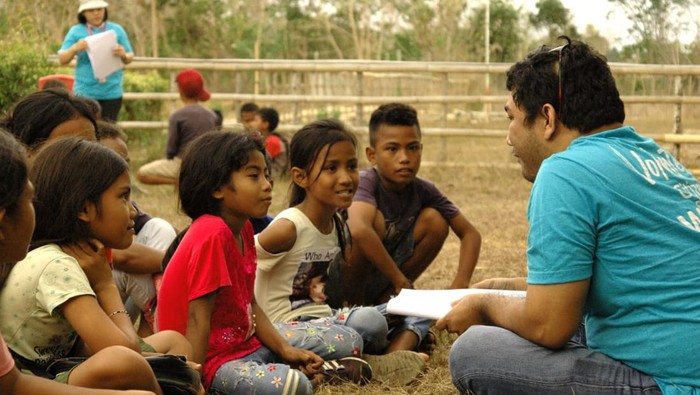 Guna meningkatkan kesejahteraan dan masa depan masyarakat di Sumba Barat, NTT, Pendidikan menjadi satu hal yang sangat berharga untuk generasi penerus bangsa.
