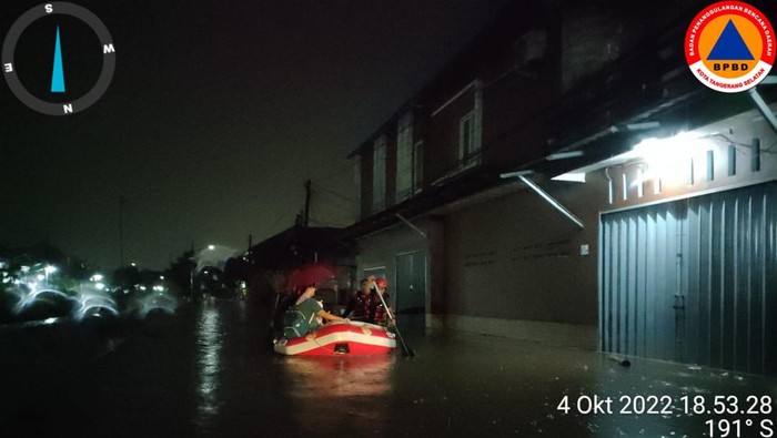 Sebanyak 1.252 rumah di Tangerang Selatan (Tangsel), Banten terendam banjir. Tinggi banjir mencapai 80 sentimeter (cm). (dok BNPB)