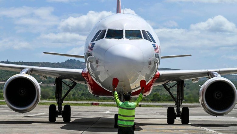 Sempat Dihentikan, AirAsia layani Kembali Rute Internasional AirAsia buka kembali rute penerbangan Internasional Kuala Lumpur, Malaysia dari Banda Aceh, Padang, dan Pekanbaru. Pembukaan dimulai dari 1 Oktober 2022.