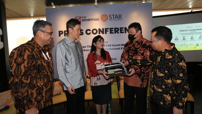 Sinarmas Sinergi dengan STAR Asset Management Bank Sinarmas berisnergi dengan STAR Asset Management. Mereka meluncurkan produk RDT STAR Protected XVIII.