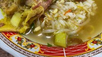 Isian daging sapinya lumayan banyak. Teksturnya super empuk dan lembut sehingga tak butuh banyak perlawanan saat digigit.